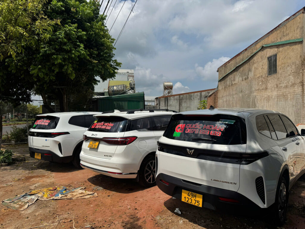 Limo Green · Góc sau bên phải