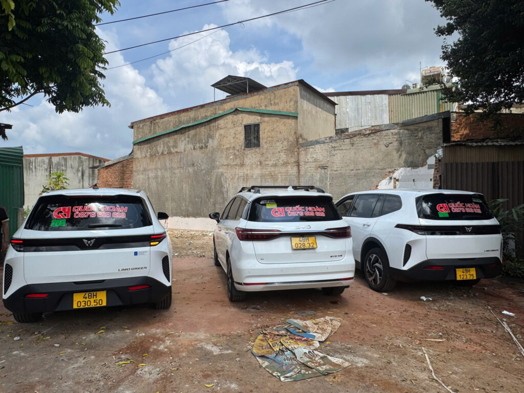 Đội xe Quốc Hoàn · Góc sau tổng thể