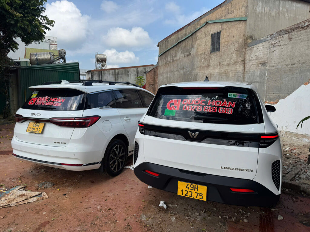 Limo Green và BYD M6 · Ngoại thất